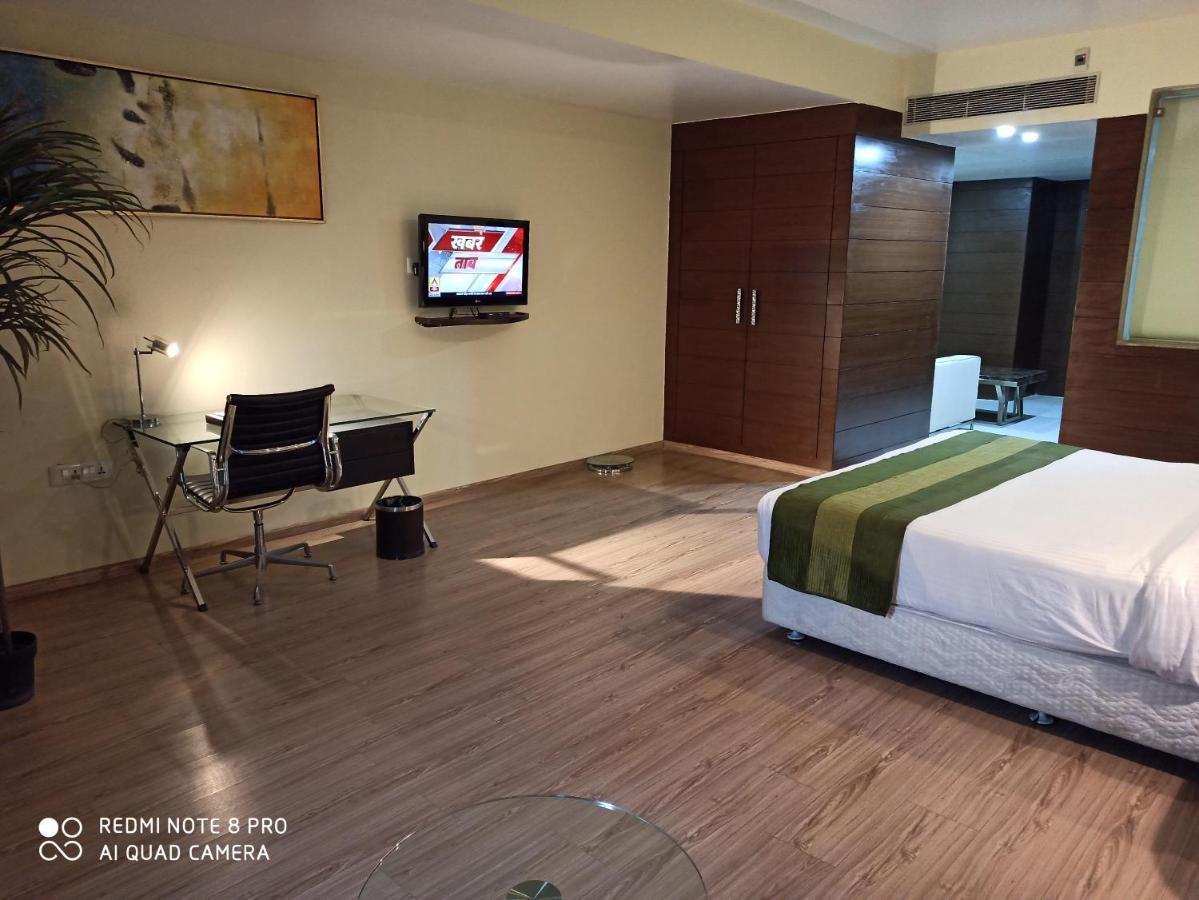 Hotel Patliputra Exotica Patna  Buitenkant foto