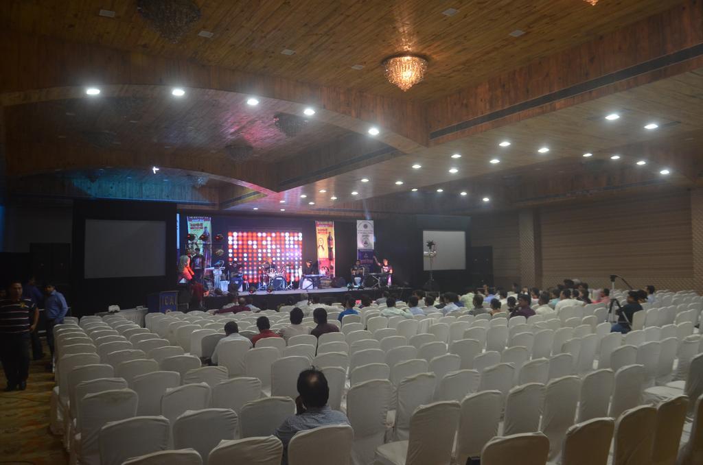 Hotel Patliputra Exotica Patna  Buitenkant foto