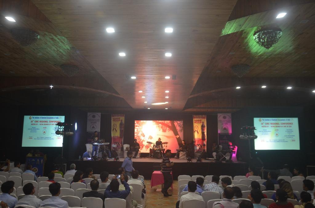 Hotel Patliputra Exotica Patna  Buitenkant foto