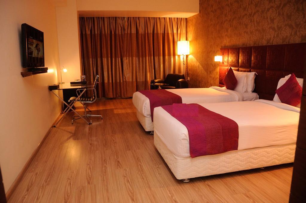 Hotel Patliputra Exotica Patna  Buitenkant foto